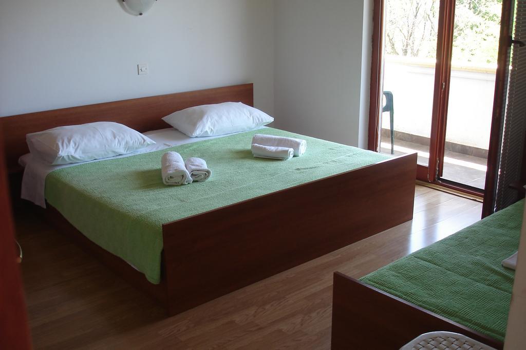 Apartments Cico Starigrad Paklenica Exterior foto